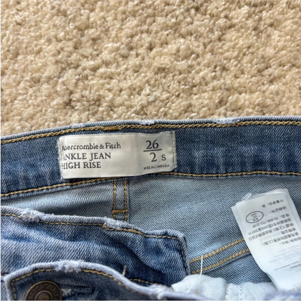 Abercrombie Cross Waist Ripped Blue Jeans - Picture 2 of 3